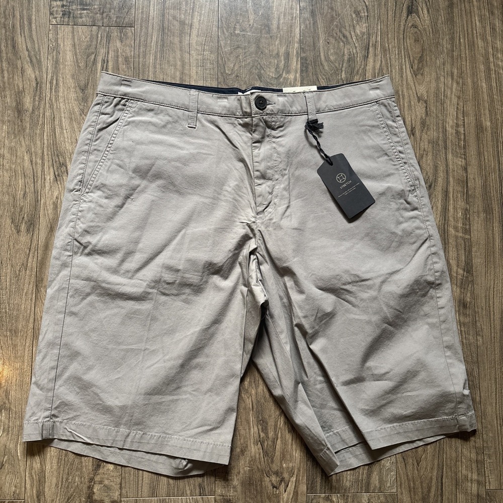 Timberland Relaxed Fit Mens Shorts 36 W 11 L Chino Gray Stretch Cotton Casual